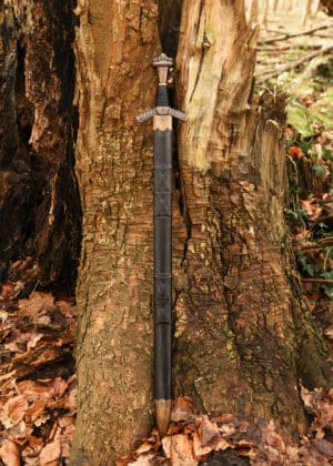 Epée historique Excalibur de Windlass Steelcrafts. Lame acier au carbone 1065 avec une dureté de 48-52 HRC. L: 94 cm. Livrée avec fourreau en cuir