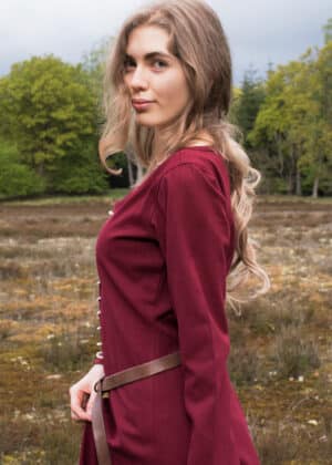 Cotehardie robe médiévale Ava rouge – Image 3