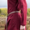 Cotehardie robe médiévale Ava rouge – Image 4