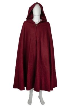 Cape médiévale 100 % coton avec capuche pointue. Rouge ou noir. Idéale pour GN, cosplay ou reconstitution. Longueur 135 cm. Facile à laver.