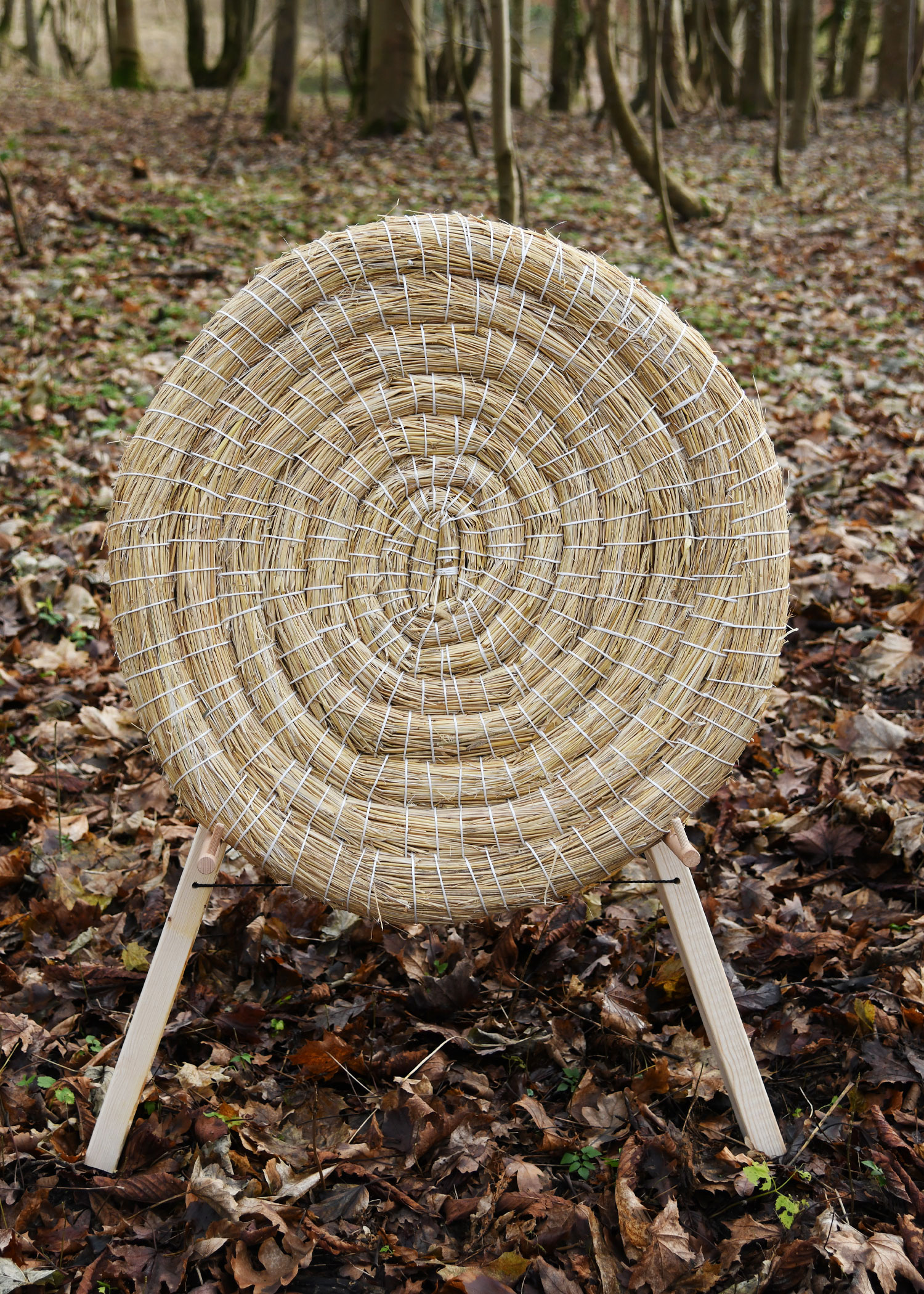 Cible d'archer traditionnelle 80 cm 1 Cible d'archer traditionnelle, paille, ronde, diamètre 80 cm. Un article de tir à l'arc professionnel de petite taille et compact.