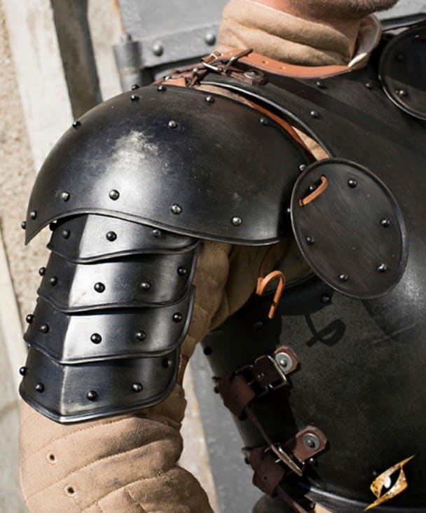 Spallières Guerrier Sombre 1 Spallières Guerrier Sombre