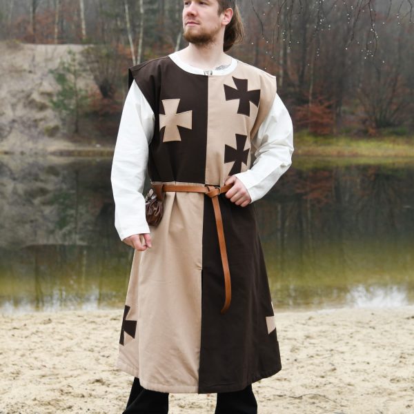 Tabard médiéval à croix pattée 9 Tabard médiéval à croix pattée