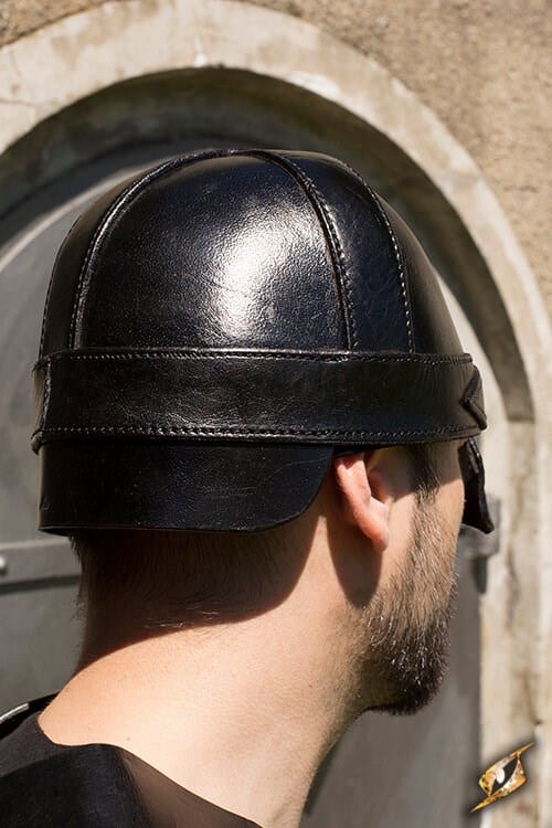 Casque guerrier en cuir 4 Casque guerrier en cuir – Image 4