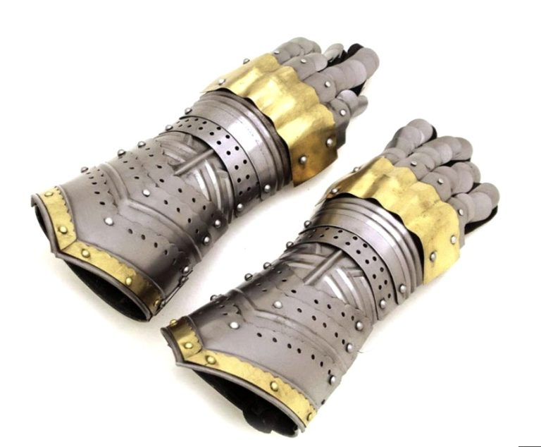 Gantelets médiévaux acier laiton