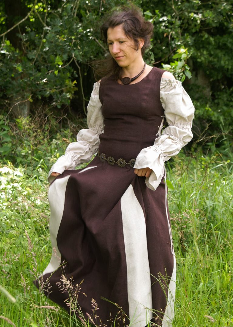 Robe médiévale Finna en lin