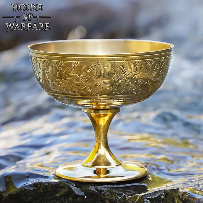 Gobelet médiéval laiton massif 170ml gravures florales - Calice artisanal doré 8cm banquet historique