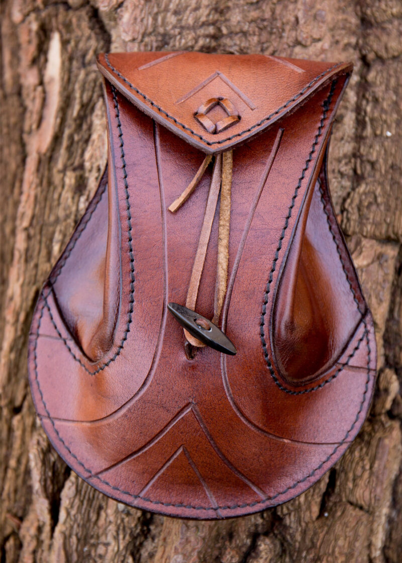 Sacoche elfique Epic Armoury en cuir marron avec fermoir aluminium torsadé