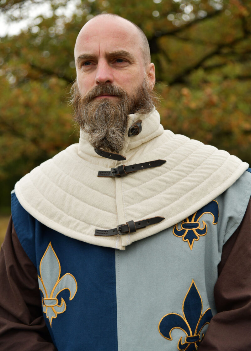 Colletin gamboisé rembourré médiéval ULFBERTH en coton naturel avec sangles cuir ajustables