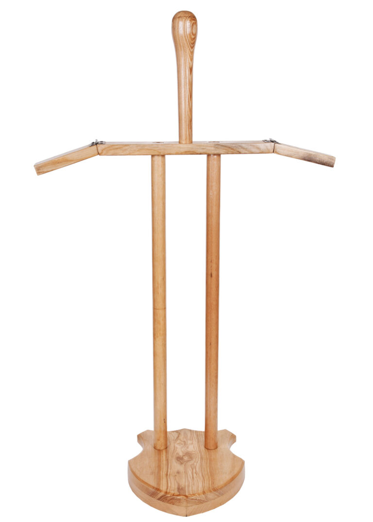 Support en bois pour cuirasse et casque – vue 1