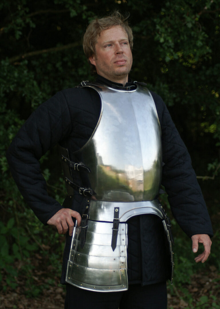 Cuirasse du XVIe siècle avec tassettes – acier 1,6 mm – vue 1