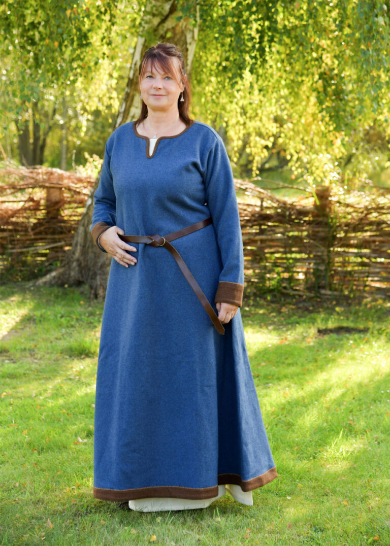 Robe viking Lykka en laine, bleu-marron
