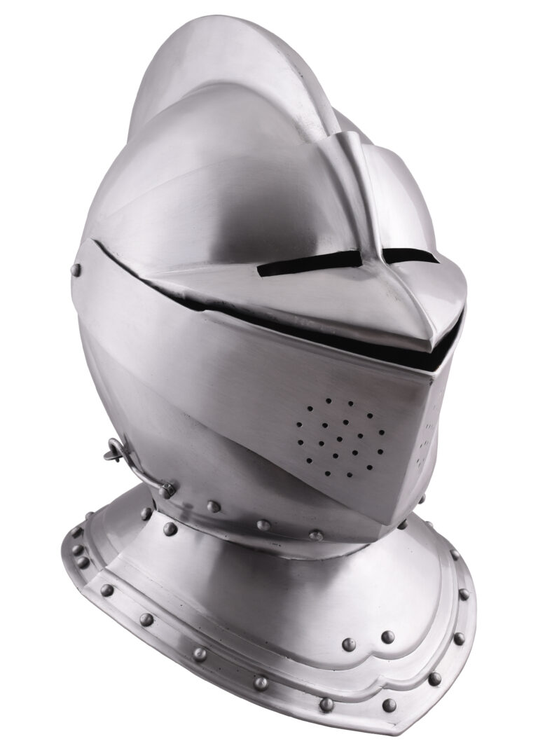 Casque fermé anglais en acier 1,6 mm, visière abaissée et gorgerin, vue de trois quarts