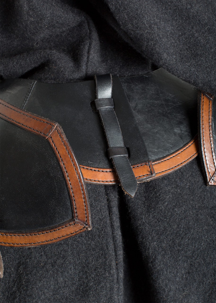 Épaulières et colletin en cuir bicolore noir et marron pour GN