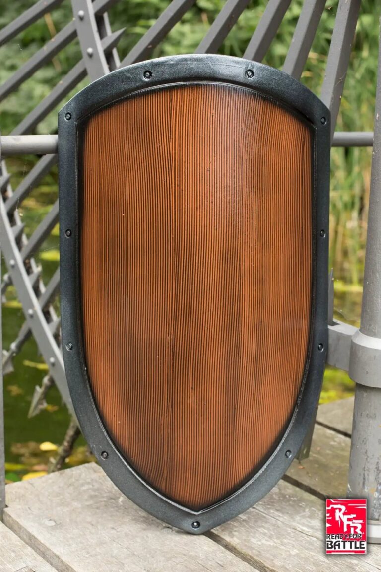 Petit bouclier normand GN RFB Epic Armoury en mousse – version bois clair