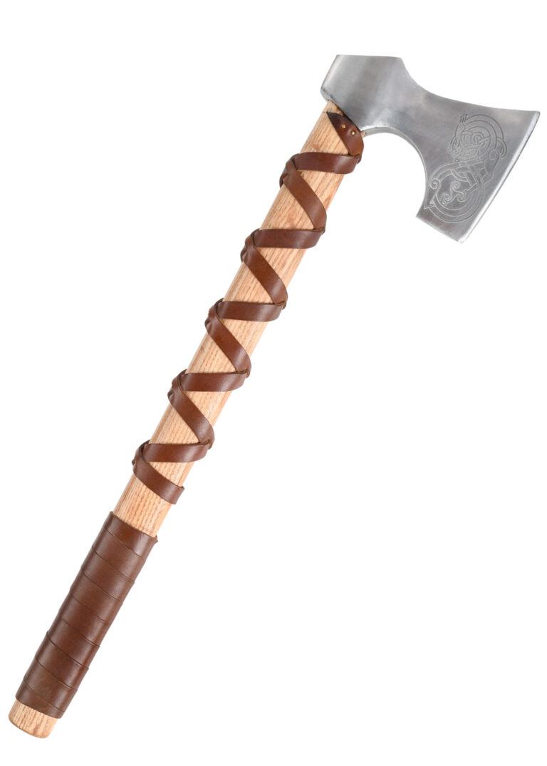 Hache viking moulée type D, vue principale sur fond blanc