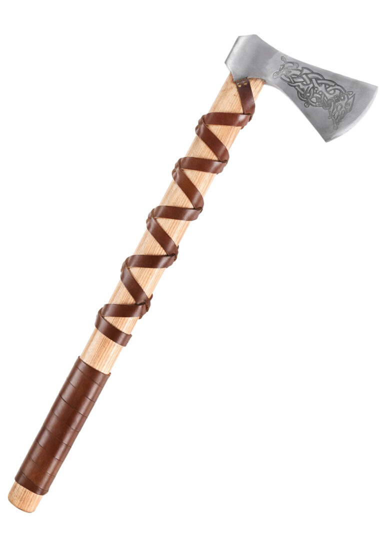 Hache viking moulée type L gravée, vue principale sur fond blanc
