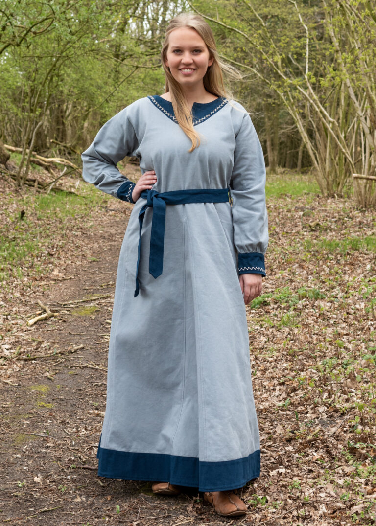 Robe viking Jona bleu-gris et bleue — présentation du vêtement