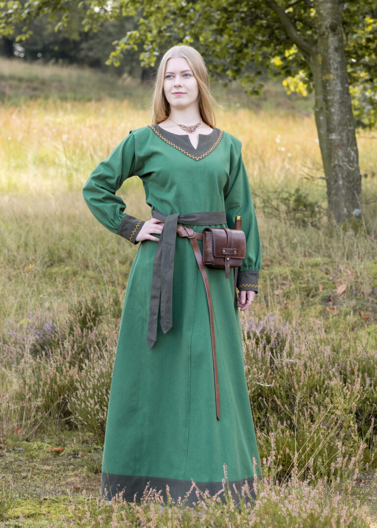 Robe viking Jona verte — présentation du vêtement
