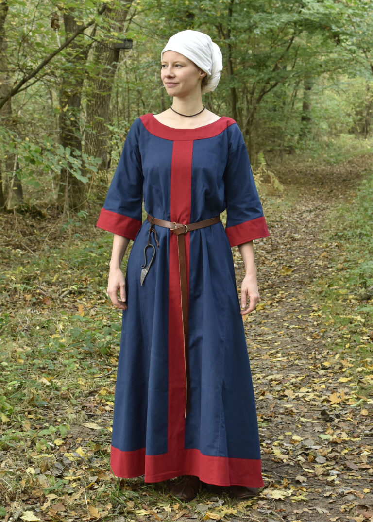 Robe médiévale Gudrun bleue et rouge — présentation du vêtement