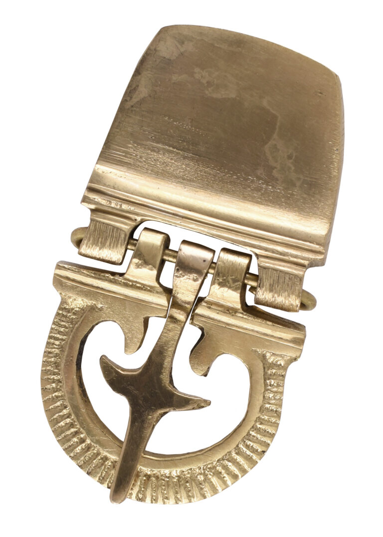 Petite boucle ornée en laiton – 22 mm