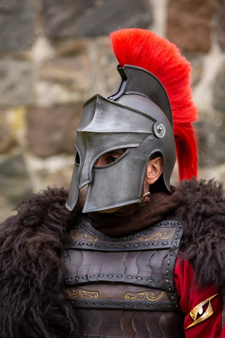 Casque corinthien Epic Dark à crinière rouge – Epic Armoury