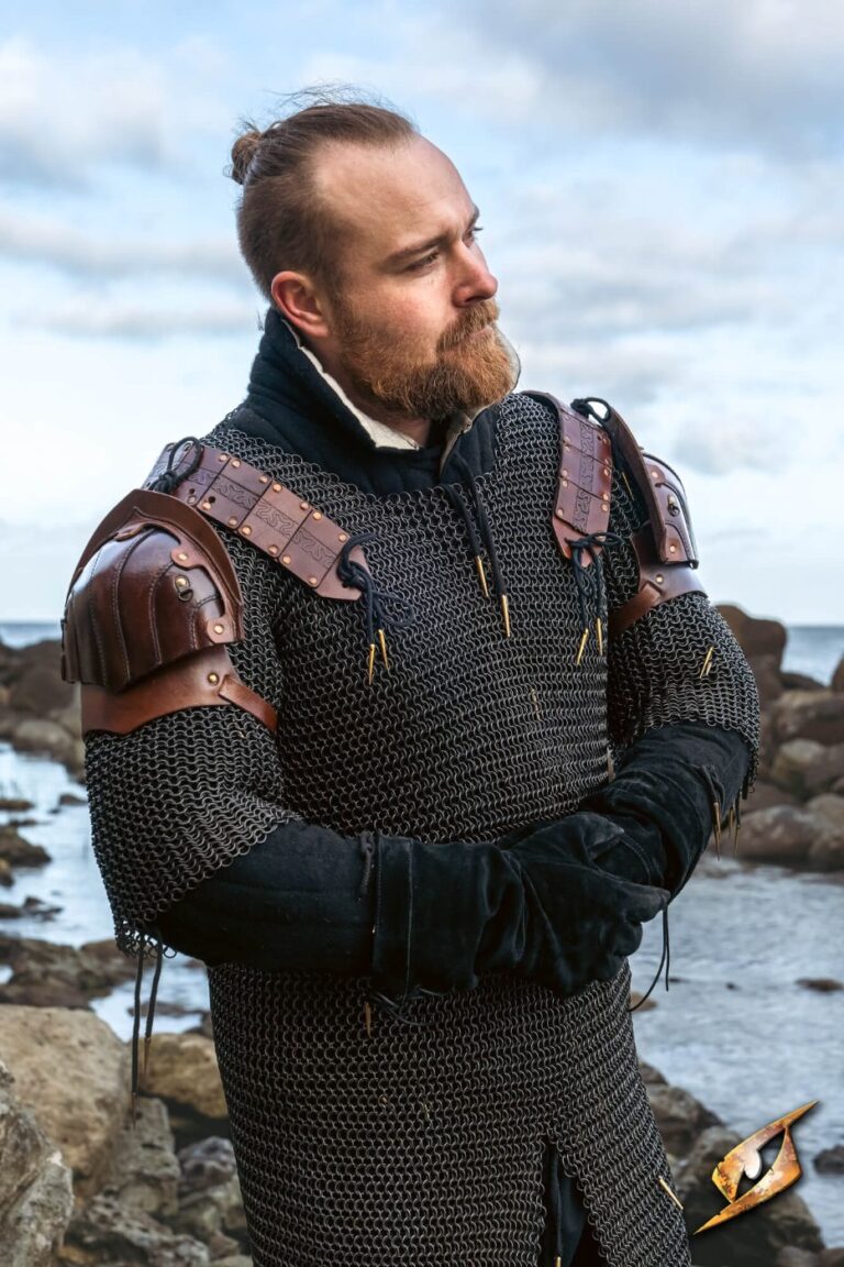 épaulières en cuir Woodsman Epic Armoury – coloris marron foncé