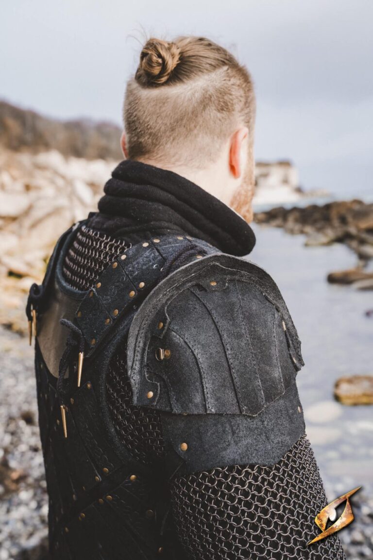 épaulières Woodsman en daim Epic Armoury – coloris noir