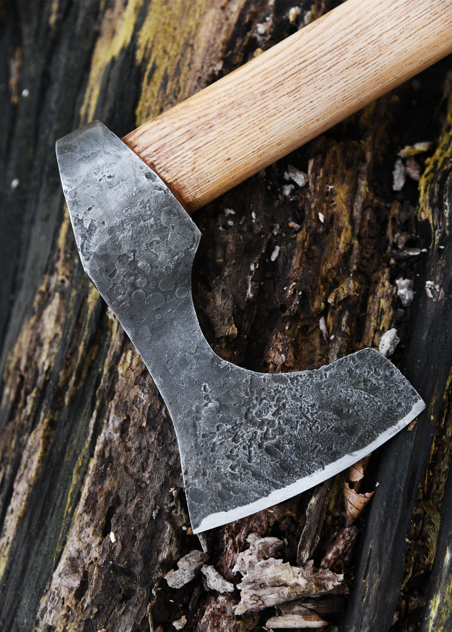 Tête à barbe de la hache viking forgée type B