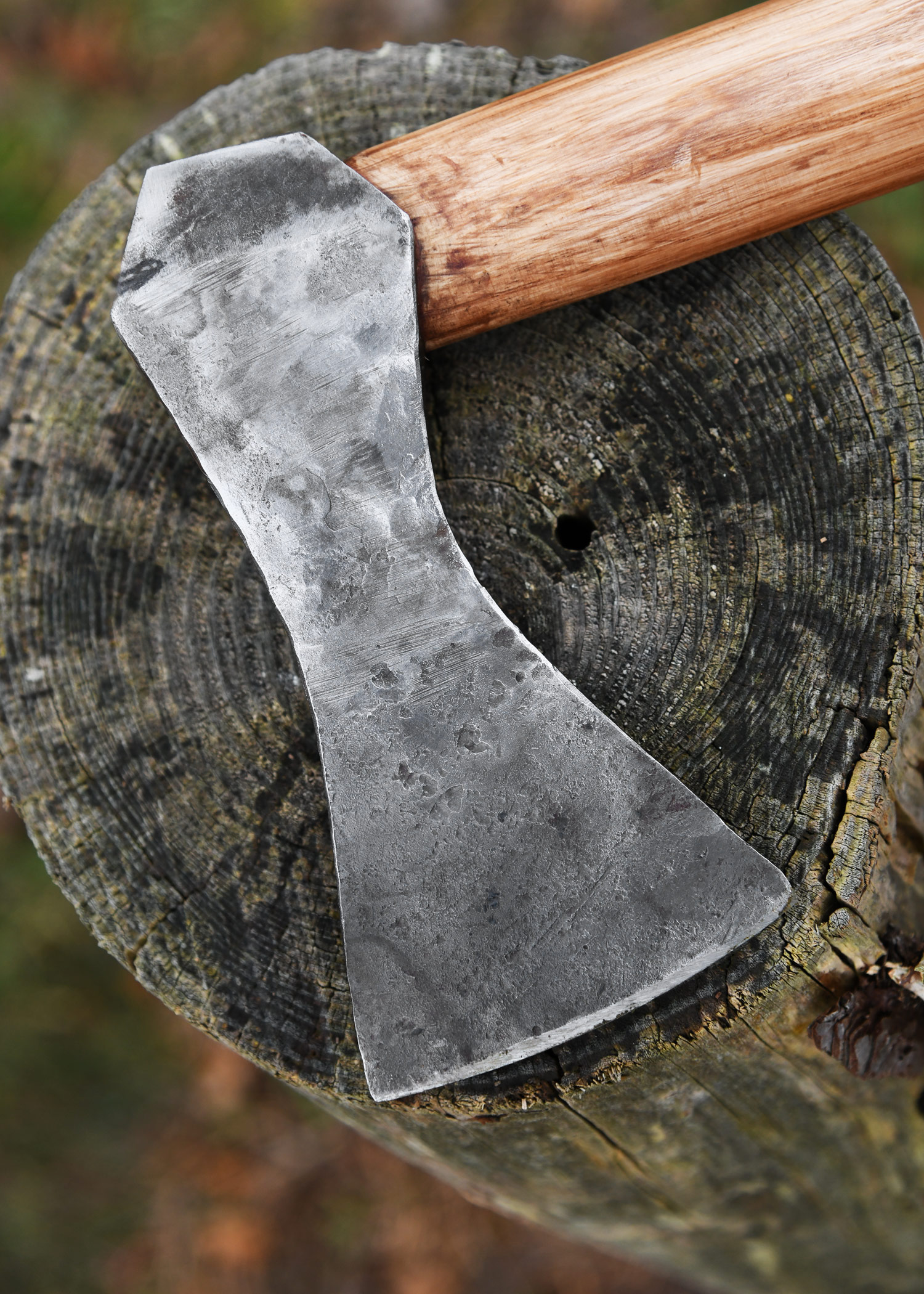 Détail du tranchant de la hache viking forgée type K