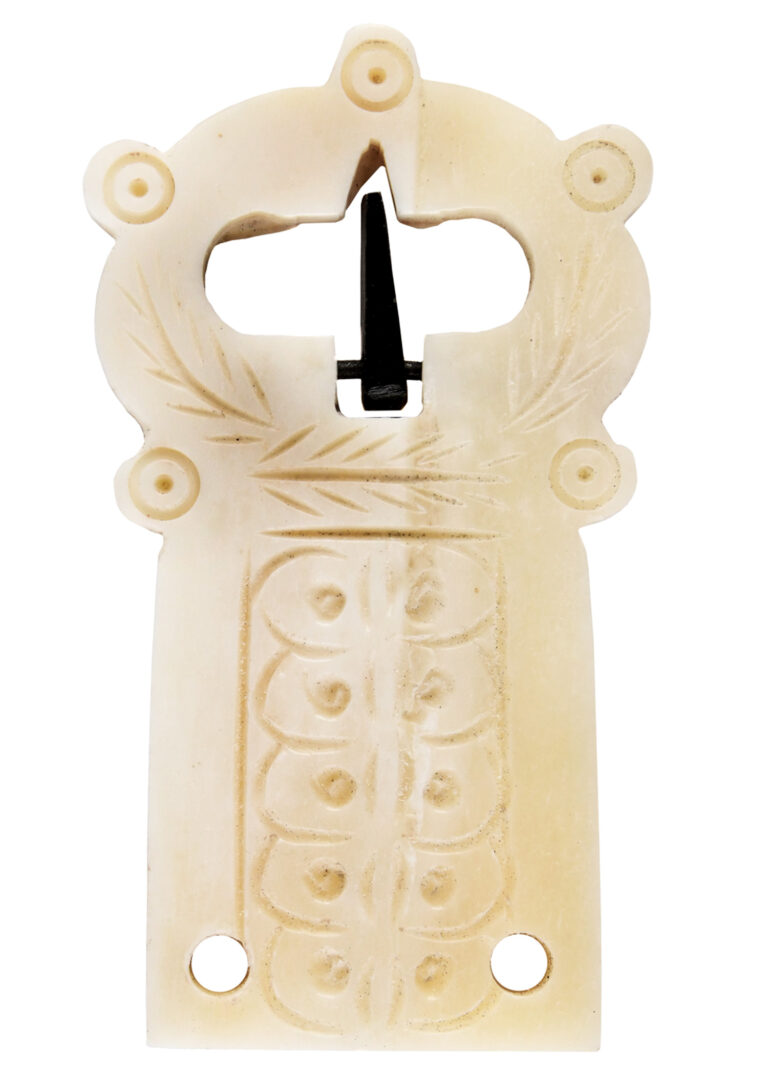 Boucle de ceinture en os sculpté